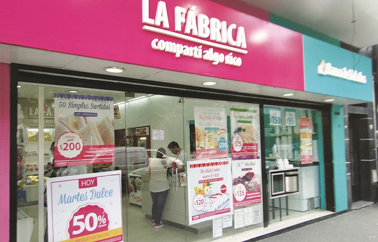 LA FABRICA lanzó su línea de pizzas