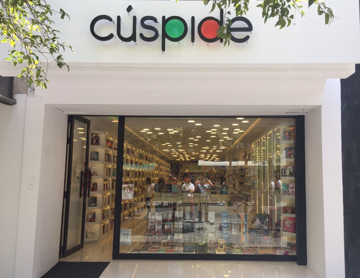 CÚSPIDE inaugura la librería más grande del interior del País.