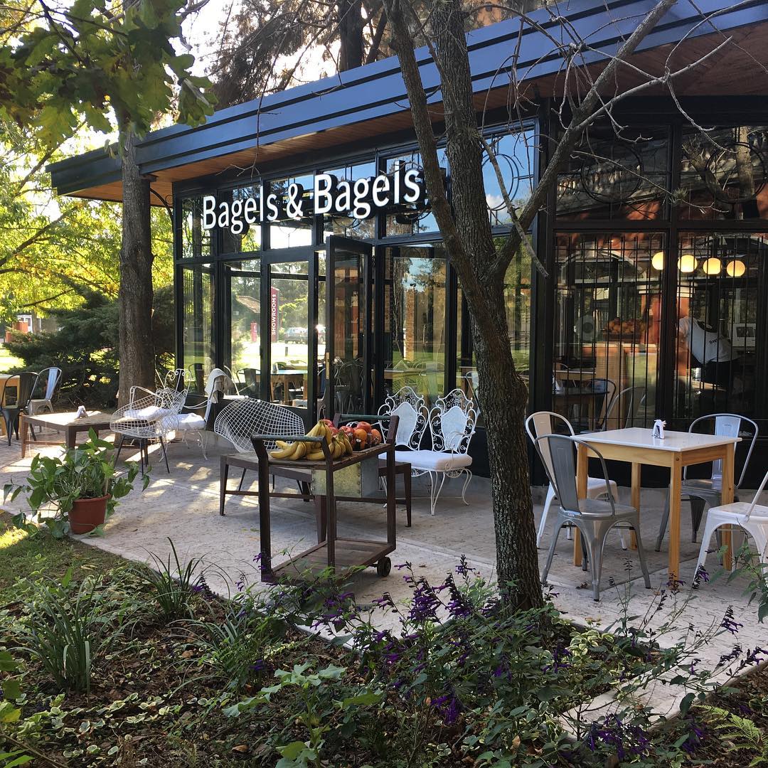 BAGELS AND BAGELS inauguró en Pilar