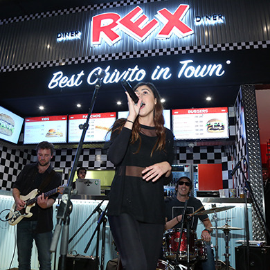 REX BEST CHIVITO inauguró un nuevo local en Palermo